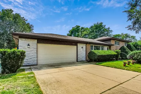 4425 Foster St, Skokie, IL 60076
