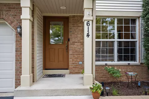 614 Wingpointe Dr, Aurora, IL 60506 photo 3