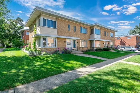 4912 Crain St #B, Skokie, IL 60077