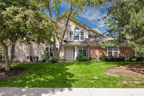 30 W019 Redwood Ct, Warrenville, IL 60555