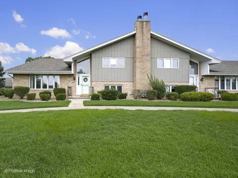 18158 Tennessee Ln #226, Orland Park, IL 60467