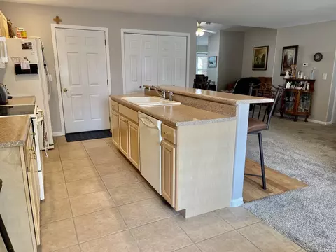 3237 Becker Dr, Peru, IL 61354 photo 9