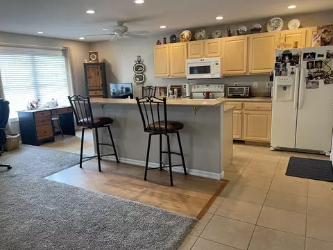 3237 Becker Dr, Peru, IL 61354 photo 5
