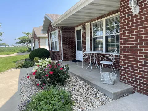 3237 Becker Dr, Peru, IL 61354 photo 3