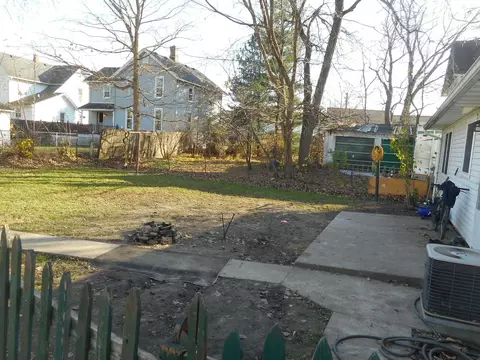 412 Barker Ave, Dixon, IL 61021 photo 3