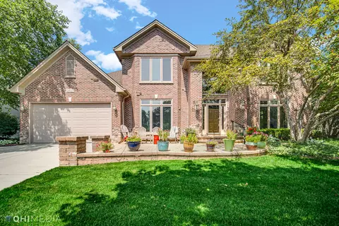 2420 Sutton Ln, Aurora, IL 60502