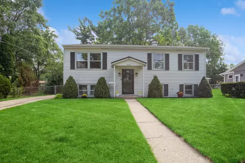 6901 Magnolia St, Hanover Park, IL 60133