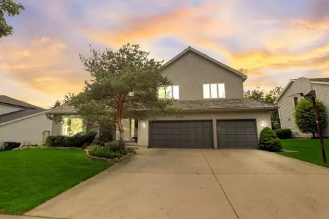 1133 Loyola Dr, Libertyville, IL 60048