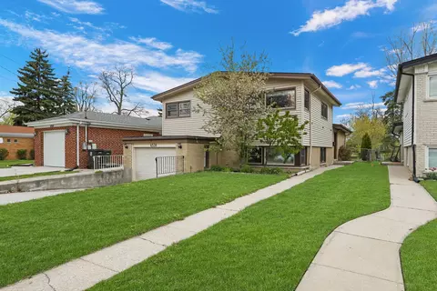 4538 W Main St, Skokie, IL 60076