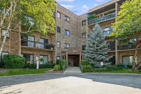 1400 N Elmhurst Rd #411, Mount Prospect, IL 60056