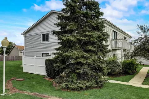1595 Cornell Pl, Hoffman Estates, IL 60169