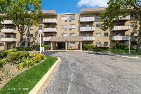 280 N Westgate Rd #117, Mount Prospect, IL 60056