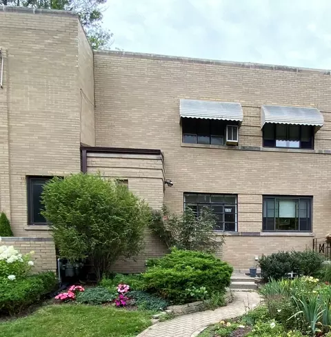 332 Wesley Ave, Evanston, IL 60202