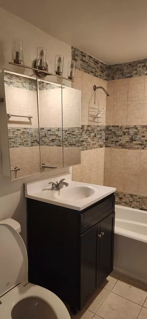 8216 S Jeffery Blvd #2, Chicago, IL 60617 photo 3
