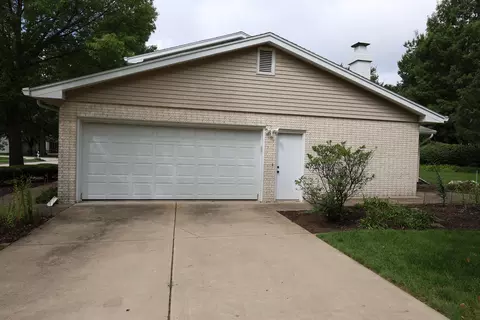 900 Randall Dr, Normal, IL 61761 photo 4