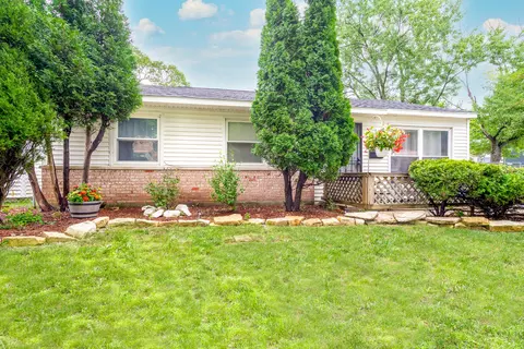 17172 Apple Tree Dr, Country Club Hills, IL 60478