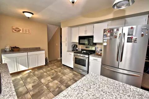 9348 Chestnut Ln, Munster, IN 46321 photo 9