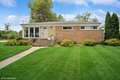 1104 N Haddow Ave, Arlington Heights, IL 60004