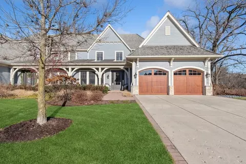1776 Westbridge Cir, Lake Forest, IL 60045