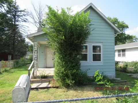 109 E 8th St, Tilton, IL 61833