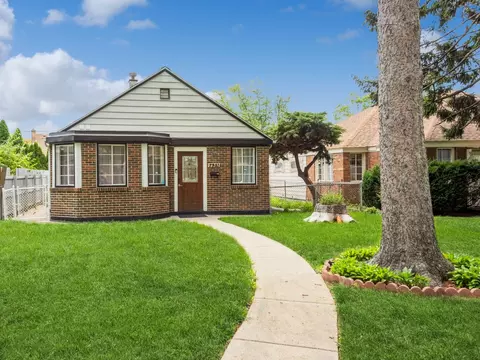 7921 W Barry Ave, Elmwood Park, IL 60707