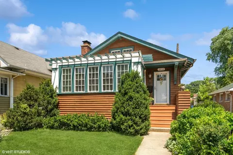 3848 W Addison St, Chicago, IL 60618