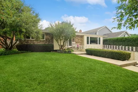 329 Rosewood Ct, Northbrook, IL 60062