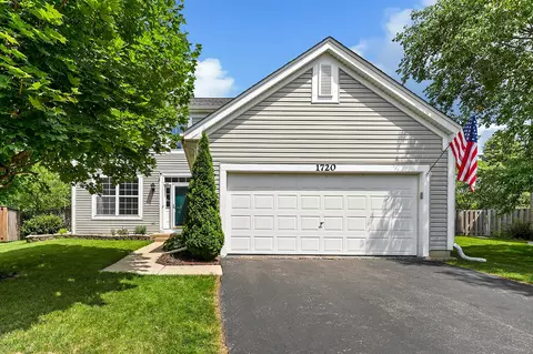 1720 Melbourne Ln, Aurora, IL 60503