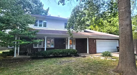 35 Lakeshore Dr, Danville, IL 61832