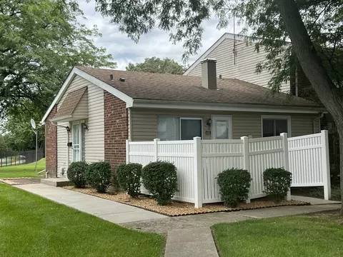 838 Pin Oak Ln, University Park, IL 60484