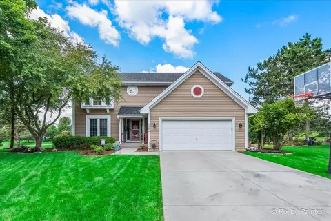 1300 Manchester Ct, Crystal Lake, IL 60014
