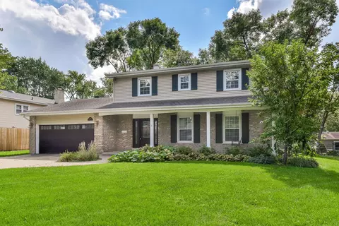 1256 Brentwood Ln, Wheaton, IL 60189