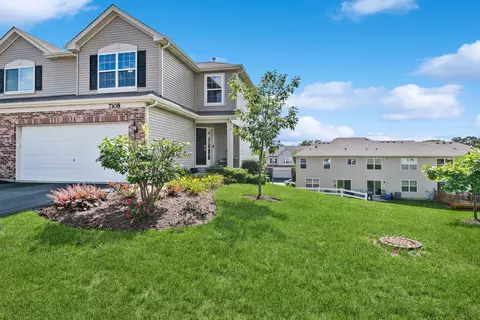 7108 Hidden Green Cir, Fox Lake, IL 60020