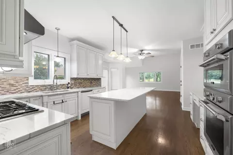 1908 Middleton Ave, Lisle, IL 60532 photo 12