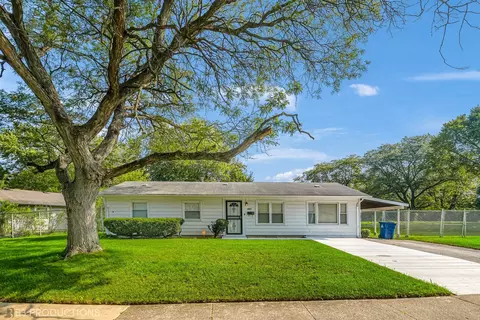 1951 Beacon Blvd, Chicago Heights, IL 60411