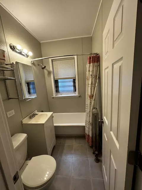 1305 E 73rd St, Chicago, IL 60619 photo 9
