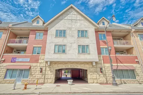 310 S Main St #318, Lombard, IL 60148
