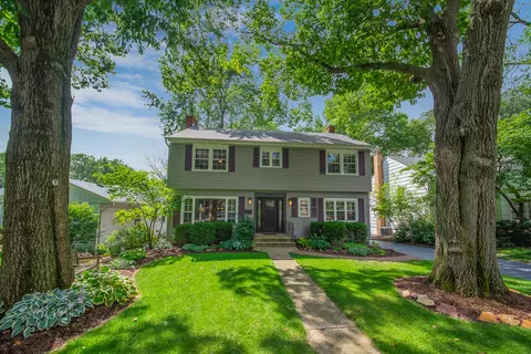 5700 Hillcrest Rd, Downers Grove, IL 60516