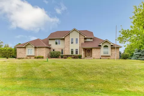 7 Whitman Ter, Hawthorn Woods, IL 60047