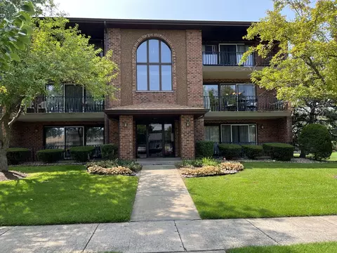 7427 Tiffany Dr #2-2A, Orland Park, IL 60462