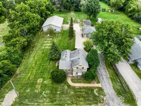 822 Washington St, Woodstock, IL 60098