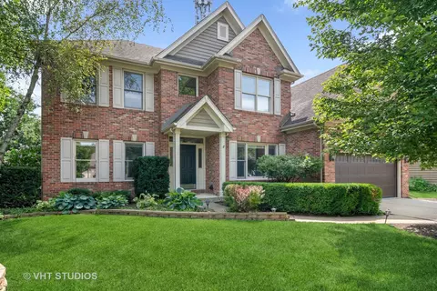 2217 Red Maple Ln, Aurora, IL 60502