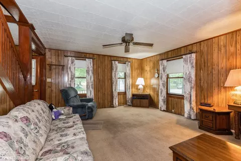 295 W Vanmeter St, Kankakee, IL 60901 photo 2