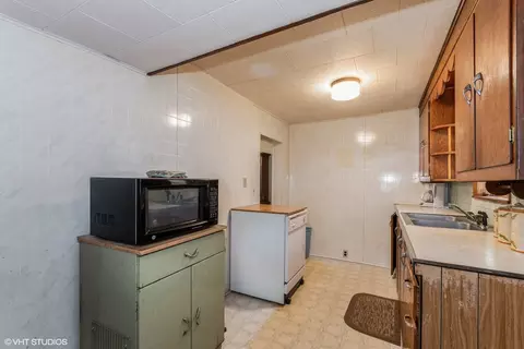 295 W Vanmeter St, Kankakee, IL 60901 photo 4