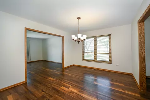 2255 Appleby Dr, Wheaton, IL 60189 photo 7