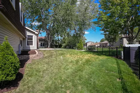 2255 Appleby Dr, Wheaton, IL 60189 photo 34