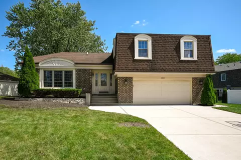 2255 Appleby Dr, Wheaton, IL 60189