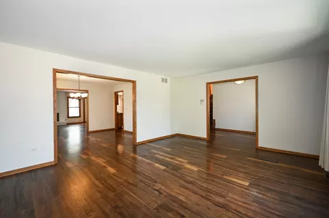 2255 Appleby Dr, Wheaton, IL 60189 photo 6