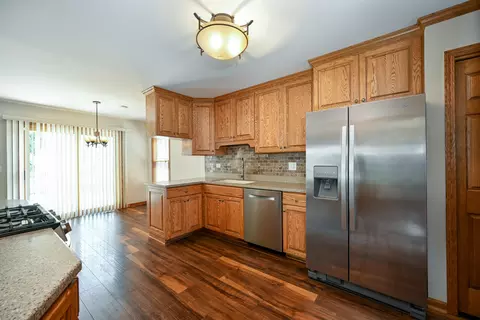 2255 Appleby Dr, Wheaton, IL 60189 photo 14