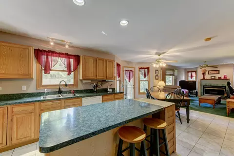238 Lakeview Ct, Steger, IL 60475 photo 7